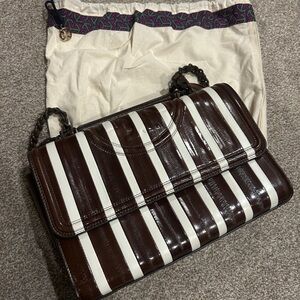 Tory Burch - Brand New Elegant Brown and White Striped Shoulder Bag